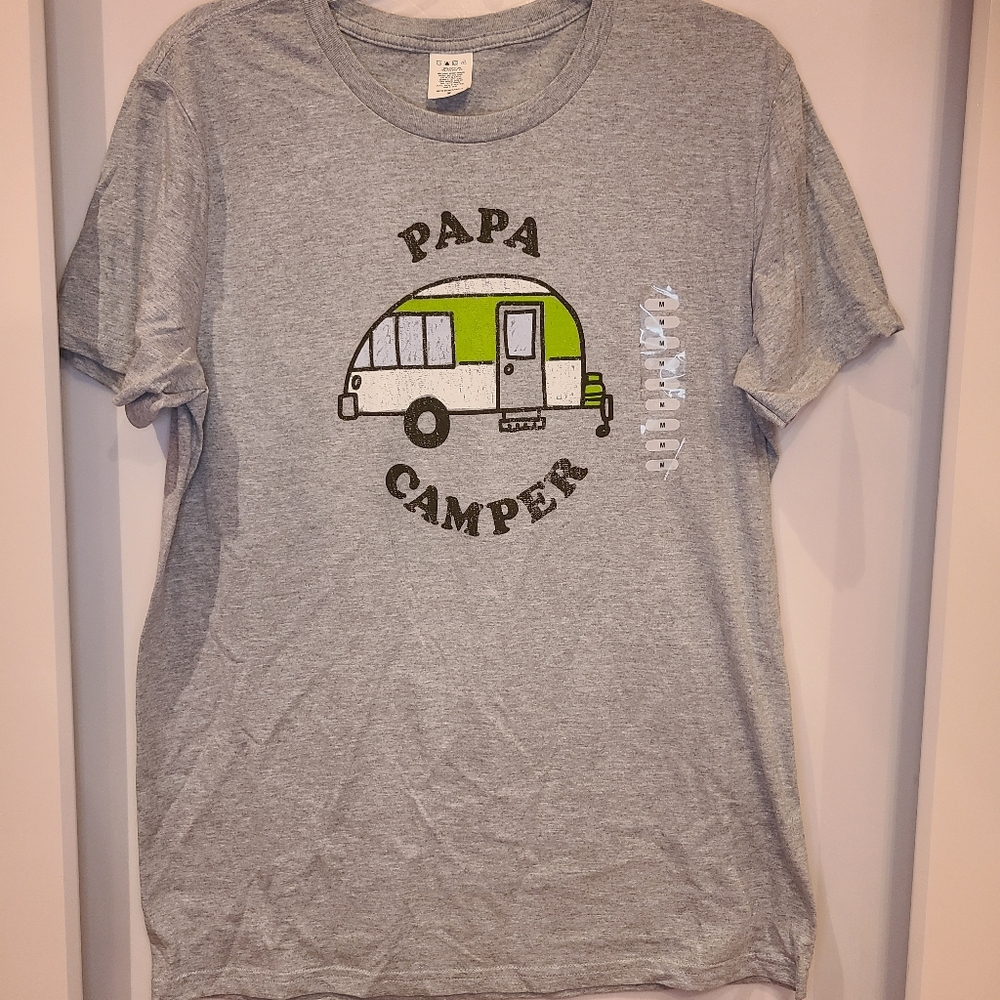 🎈2/$10 'Papa Camper' T-Shirt